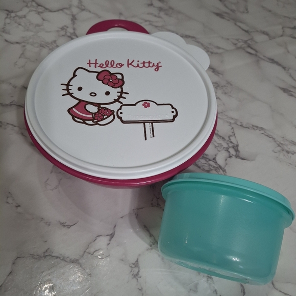 Hello Kitty Tupperware Set - Picture 6 of 9